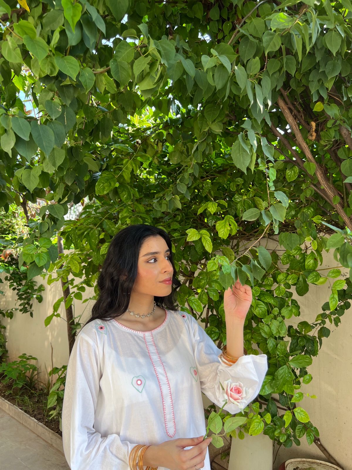 Dildar white